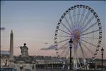 Ferris wheel and Egyptian obelix in Concorde square